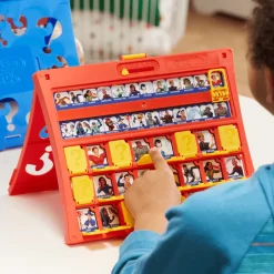 ¿Adivina Quién? Personajes Misteriosos, Juegos de Mesa<Hasbro Online