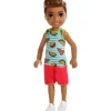 Barbie Club Chelsea Muñeco de playa, Con Playera de Snacks<Mattel Clearance