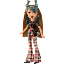 Bratz Fashion Doll Pretty 'N' Punk Doll-Yasmin<MGA Fashion