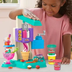 Play-Doh Set de Juegos Heladería con Maquina de Helados Accesorios y 5 Latas<Hasbro Fashion
